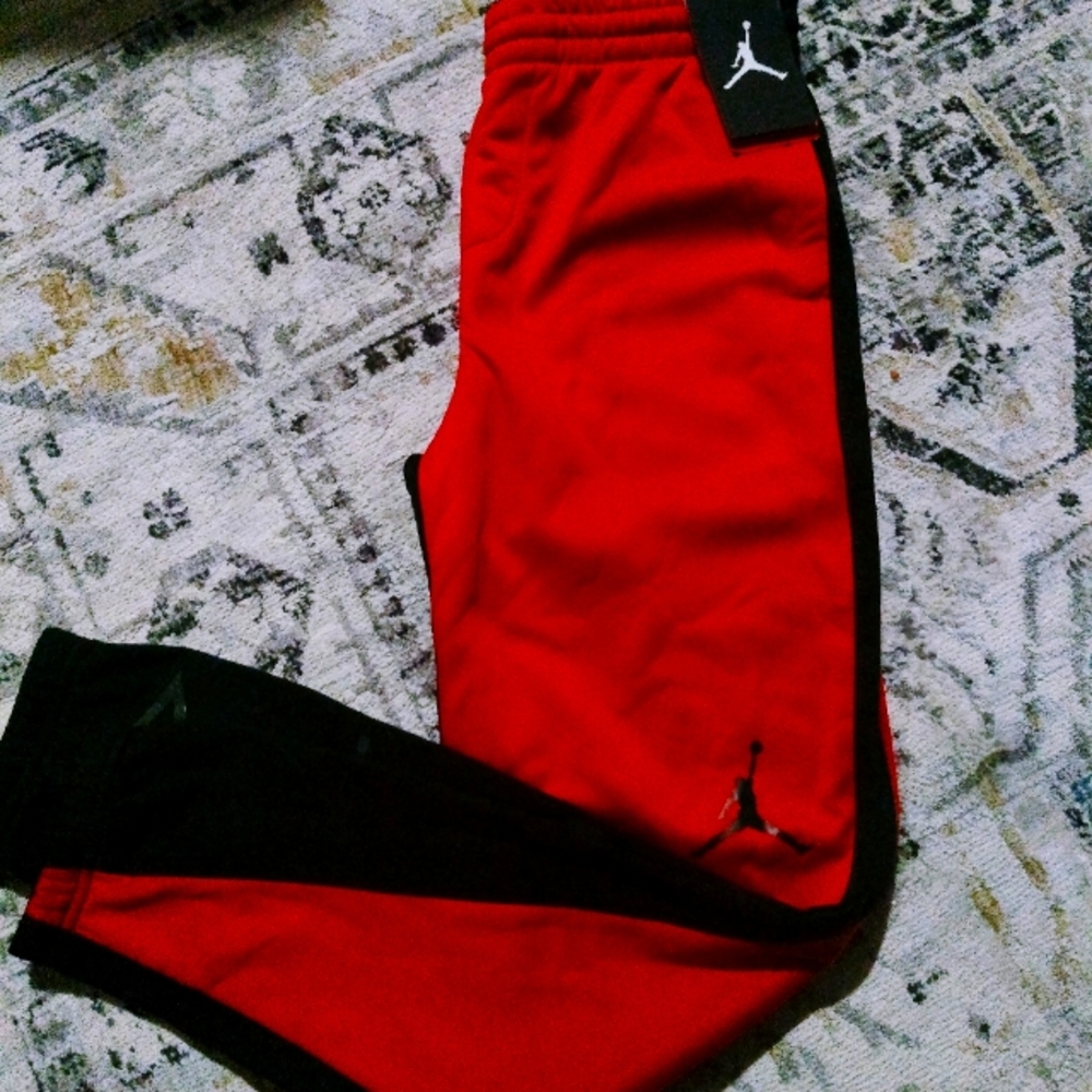 NWT Jordan jogging pants boys youths size 12_13y